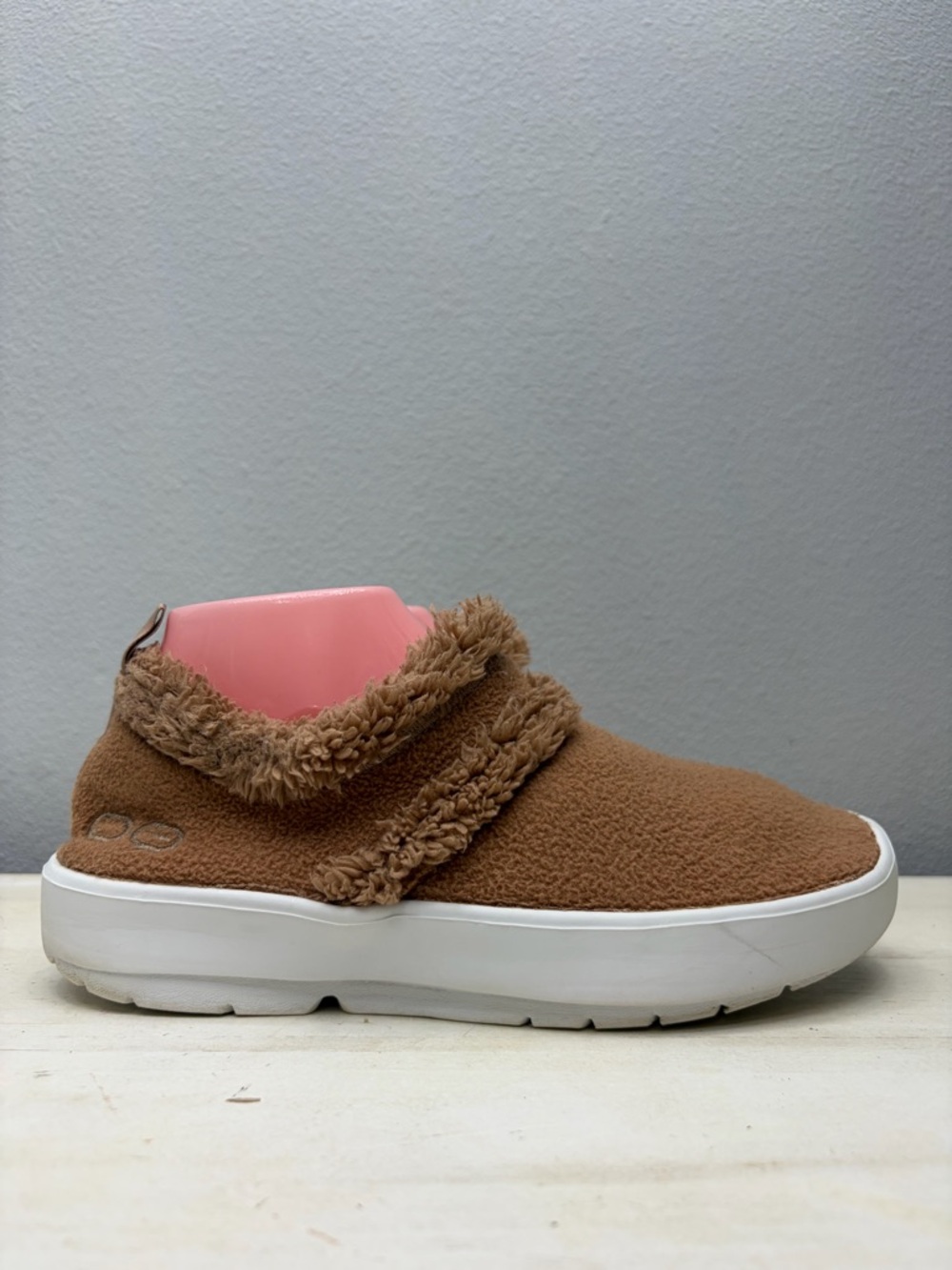 OOfos OOcoozies Low Recovery Shoes Size 9.5 - Picture 3 of 8